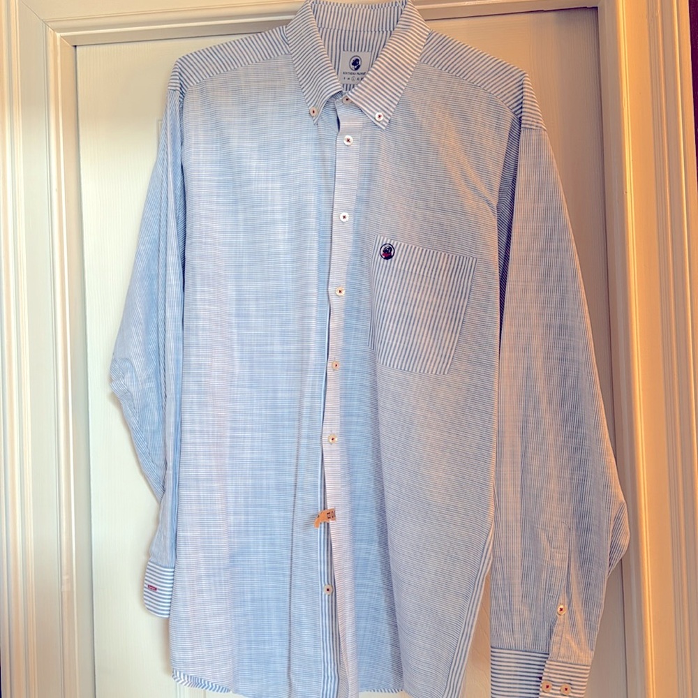Southern Proper size Large long sleeve seersucker button down blue & white
